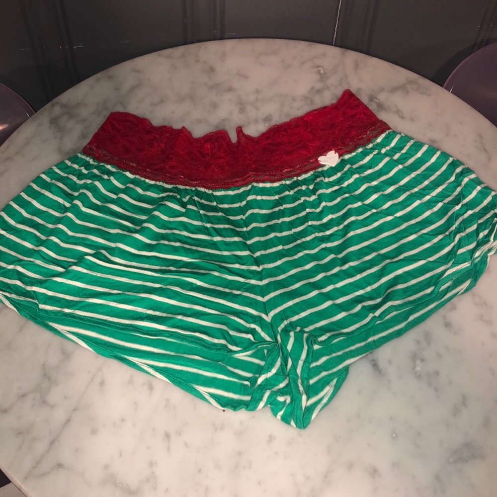 Cute Booty lounge Christmas shorts green white stripes large red stretch lace ❤️